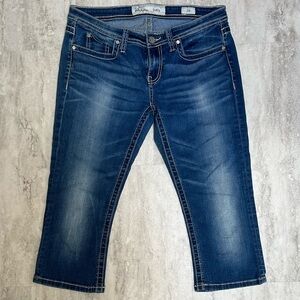BKE Stella Jean’s Size 28 Capri Light Wash Great Condition